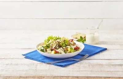 Ensalada con aderezo de menta y jengibre Ensalada con aderezo de menta y jengibre