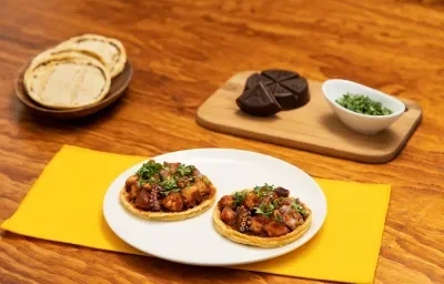Sopecitos de pulpo adobado