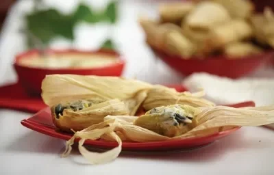 Tamales de huitlacoche y queso Oaxaca Tamales de huitlacoche y queso Oaxaca