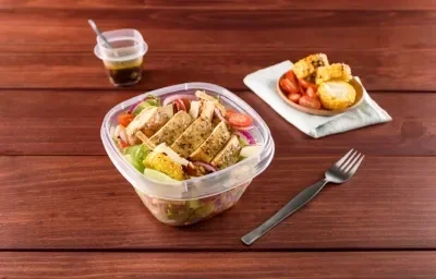 Ensalada con Pollo para Llevar