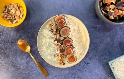 Smoothie Bowl de Higo y Maracuyá