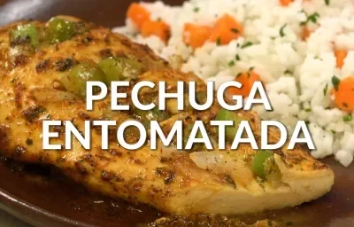 Pechuga entomatada con  MAGGI® JUGOSO AL SARTÉN® con Ajo y Cebolla