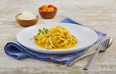 Spaguetti con salsa de zanahoria asada