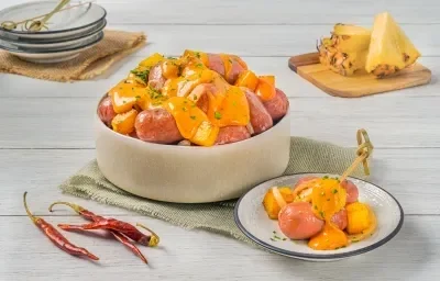 Salchichas al Chipotle con Piña