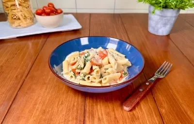 Pasta en Salsa de Cuatro Quesos y Espinacas