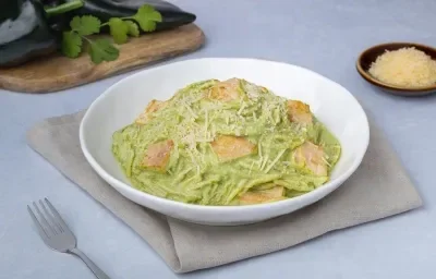 Espagueti en Salsa de Cilantro y Poblano Espagueti en Salsa de Cilantro y Poblano