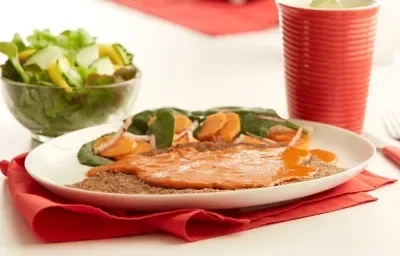 Milanesa de res en salsa de chile guajillo Milanesa de res en salsa de chile guajillo