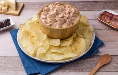 Botana de Salchichas Enchipotladas