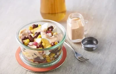 Ensalada de frijol y huevo Ensalada de frijol y huevo