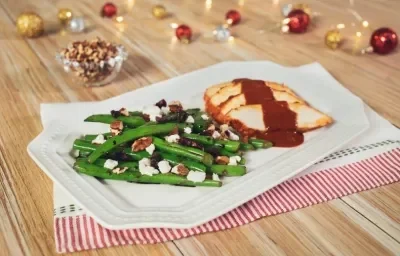 ENSALADA de EJOTES con ARÁNDANO preparada con Jugo MAGGI® ENSALADA de EJOTES con ARÁNDANO preparada con Jugo MAGGI®