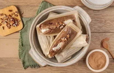 Tamales de Chocolate con Queso y Nuez