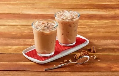 Bebida fría de chocolate con nuez Bebida fría de chocolate con nuez