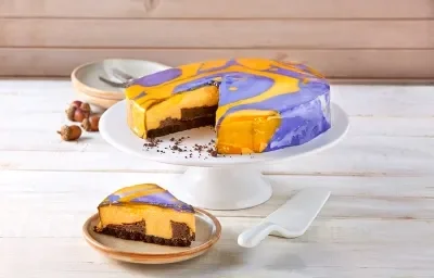 MIRROR PUMPKIN CAKE preparado con Leche Condensada LA LECHERA® MIRROR PUMPKIN CAKE preparado con Leche Condensada LA LECHERA®