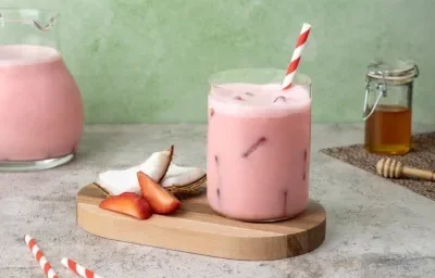 Agua de Coco con Fresaa Agua de Coco con Fresaa