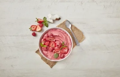 Pink smoothie bowl