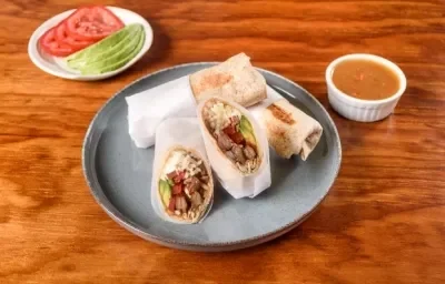 BURRITO CAMPESTRE preparado con Salsa Tipo Inglesa CROSSE & BLACKWELL® BURRITO CAMPESTRE preparado con Salsa Tipo Inglesa CROSSE & BLACKWELL®