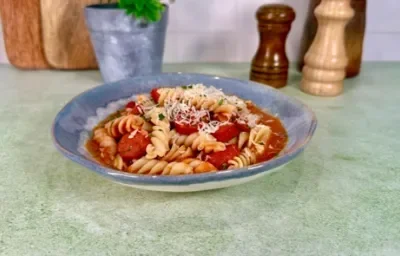 Rotini Cremoso con Salchicha