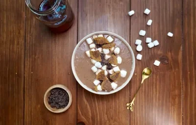 Smoothie Bowl de S’mores Balanceado Smoothie Bowl de S’mores Balanceado