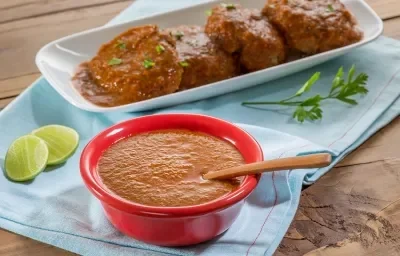 tortitas de atún en salsa de morita con tomate verde tortitas de atún en salsa de morita con tomate verde