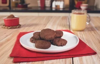 GALLETAS de COCOA preparadas con Cocoa NESTLÉ® Chocolatería GALLETAS de COCOA preparadas con Cocoa NESTLÉ® Chocolatería