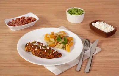 Abanico de pollo con ejotes y tocino