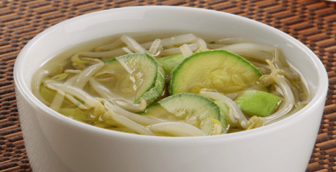 Receta de Sopa de germinado de soya | Recetas Nestlé