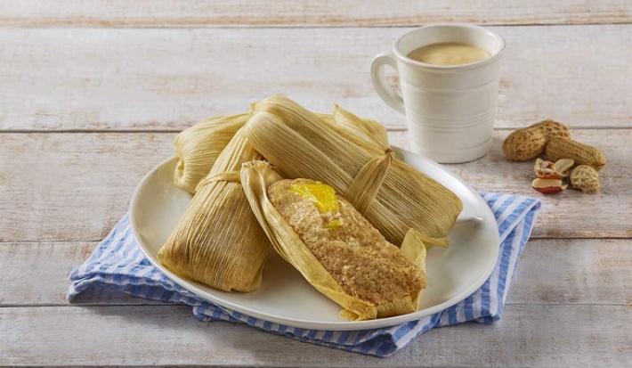 Tamal de cacahuate y piña