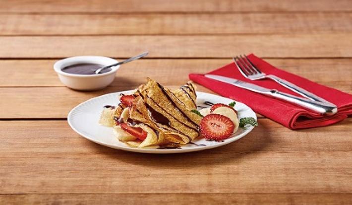 Crepas de avena con salsa de chocolate