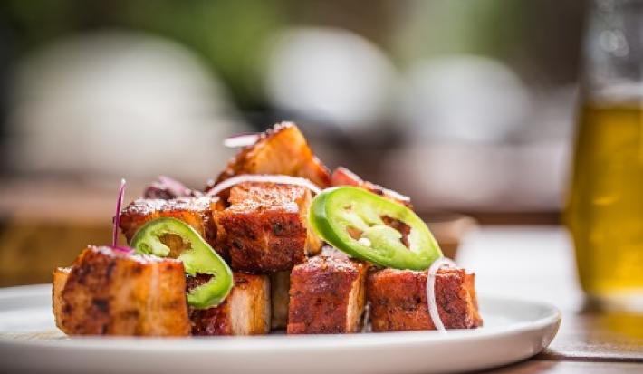 Cubos de pork belly