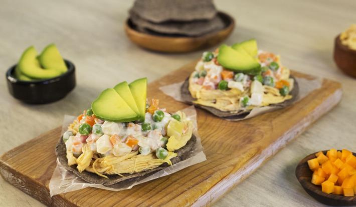 Tostada de ensalada rusa