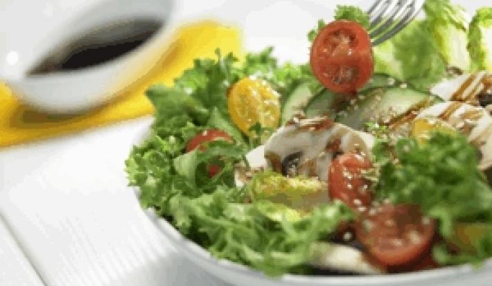 Ensalada con vinagreta clásica | Recetas Nestlé