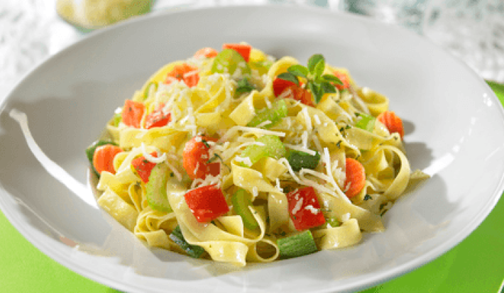 Receta de Fetuccini Primavera ¡super fácil! | Recetas Nestlé Receta de Fetuccini Primavera ¡super fácil! | Recetas Nestlé