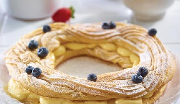 rosca rellena de crema pastelera de almendras