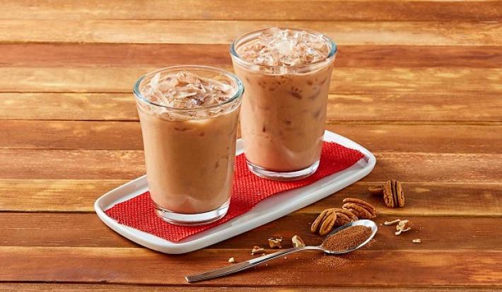 Bebida fría de chocolate con nuez