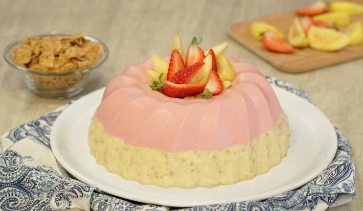 Gelatina de yogurt, fresa y guayaba