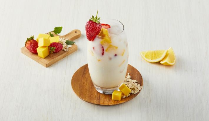 Agua de avena con frutas