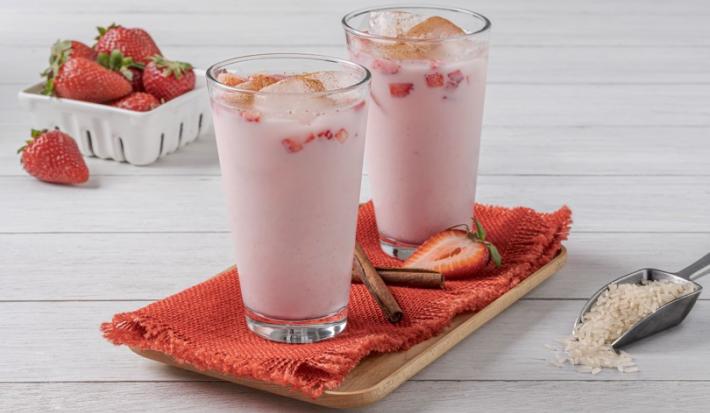 Agua de horchata con fresas Agua de horchata con fresas