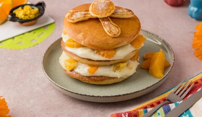 Hot Cakes Pan de Muerto