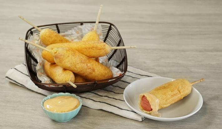 Banderillas de salchicha con dip