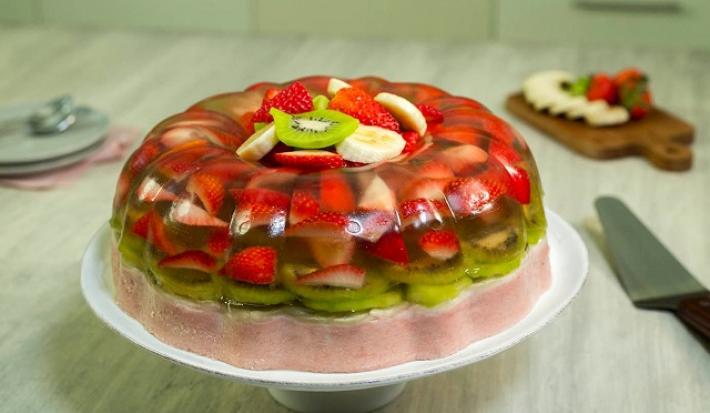 gelatina de kiwi, fresa y plátano gelatina de kiwi, fresa y plátano