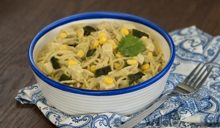 Espagueti con salsa de poblano