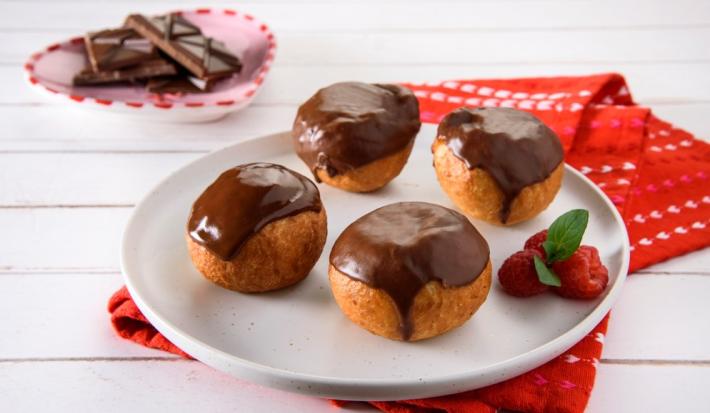 PROFITEROLES preparados con NESTLÉ® Chocolatería