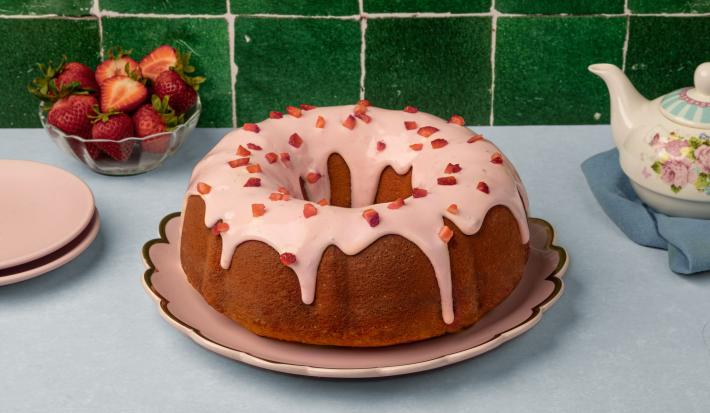 Panqué de Fresa con Glaseado