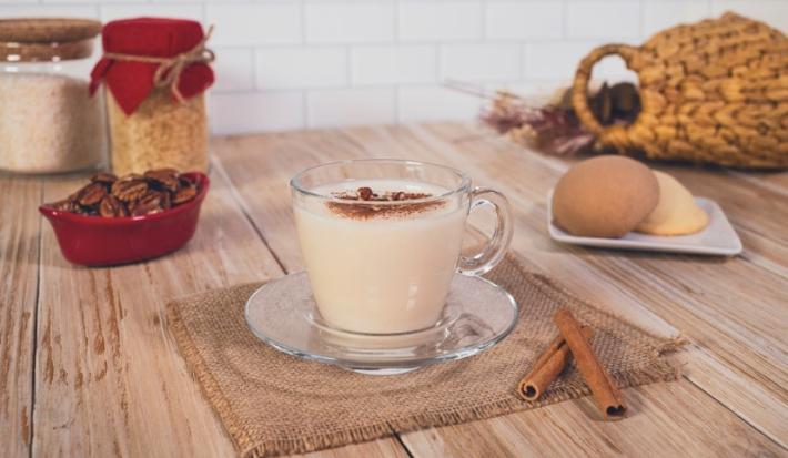 ATOLE de ARROZ preparado con Alimento en Polvo CARNATION® CLAVEL®