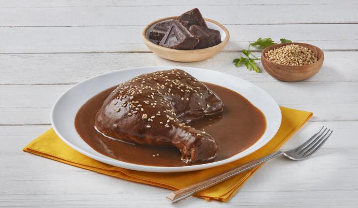 Mole con pollo