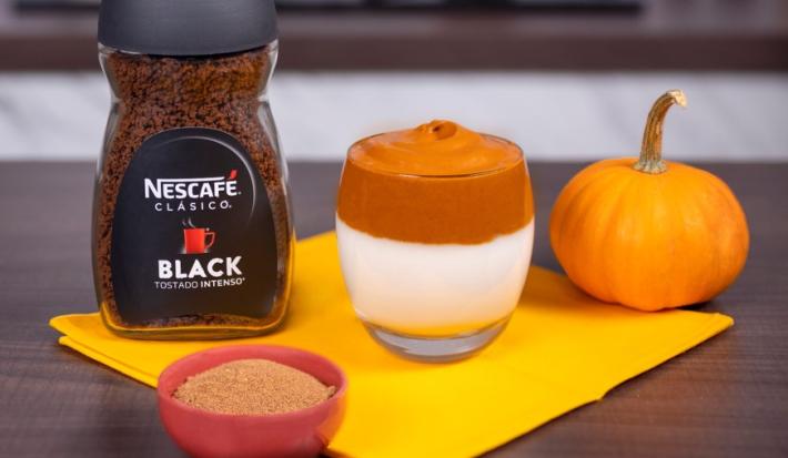 DALGONA PUMPKIN SPICE preparado con NESCAFÉ® Black