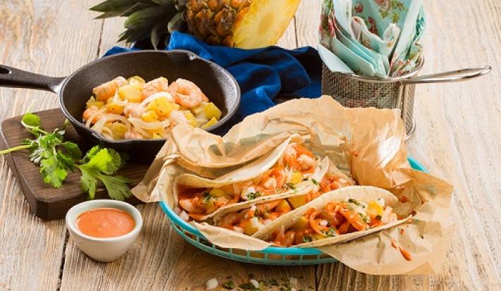 Tacos de camarón con piña Tacos de camarón con piña