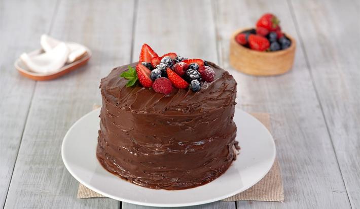 PASTEL de CHOCOLATE VEGANO preparado con CARNATION® CLAVEL®
