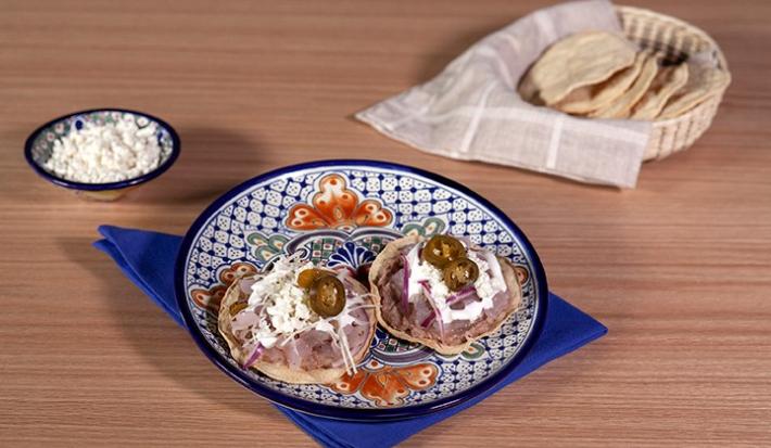 Tostadas de pata de res