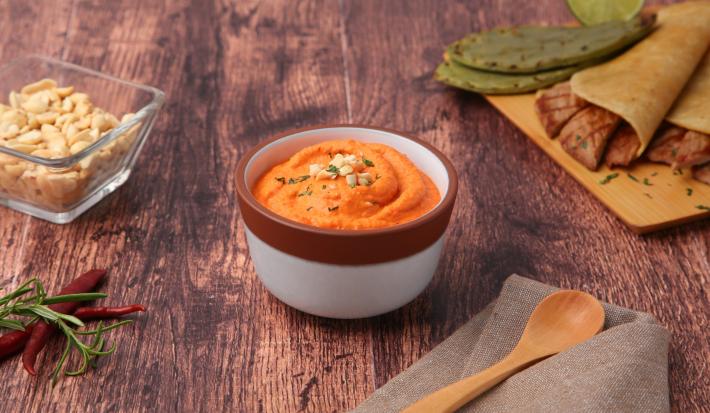 Salsa de Cacahuate con Chile de Árbol